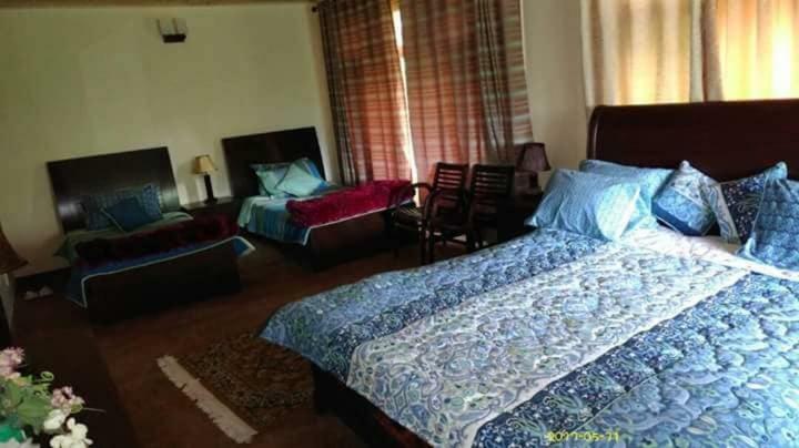 Embassy Villa Suites Karimabad  Extérieur photo