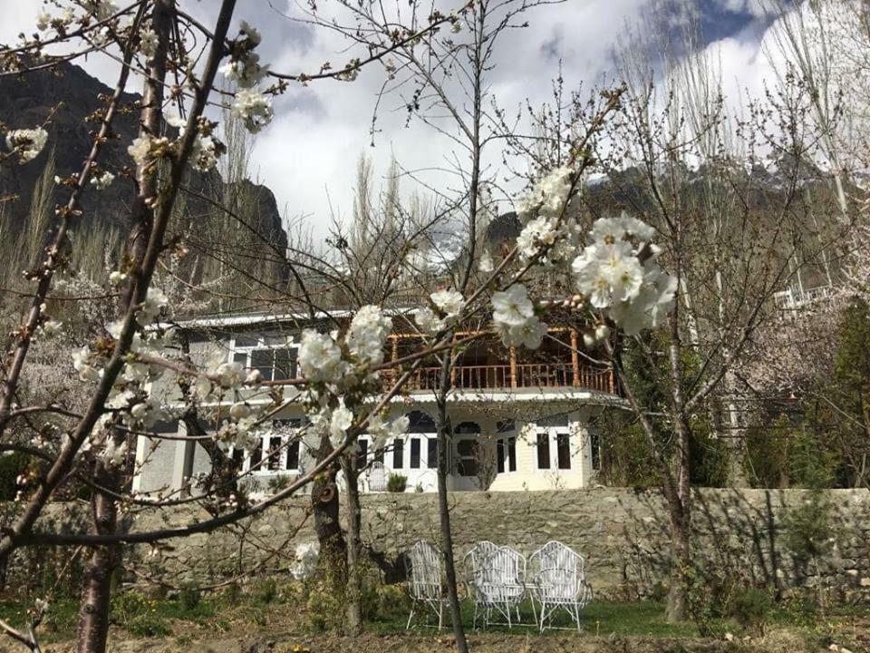 Embassy Villa Suites Karimabad  Extérieur photo
