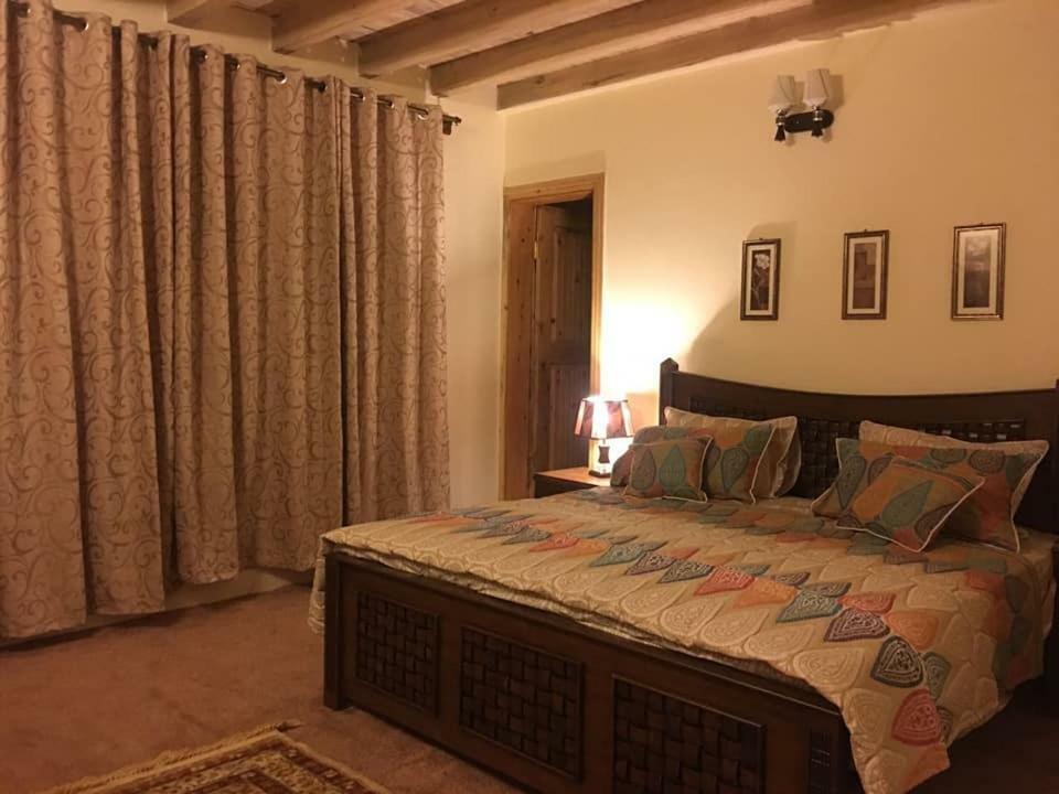 Embassy Villa Suites Karimabad  Extérieur photo