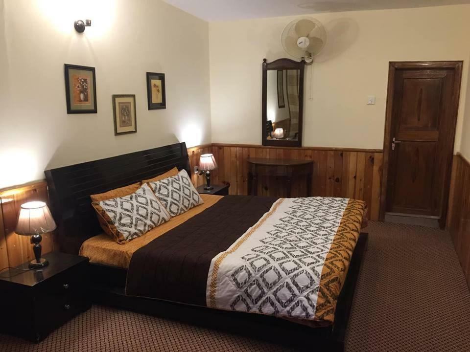 Embassy Villa Suites Karimabad  Extérieur photo